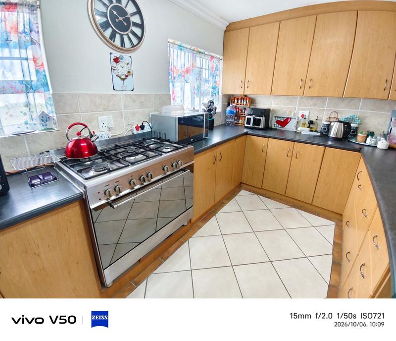 3 Bedroom Property for Sale in Fraaiuitsig Western Cape